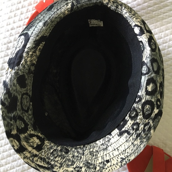 Hat - Picture 3 of 6